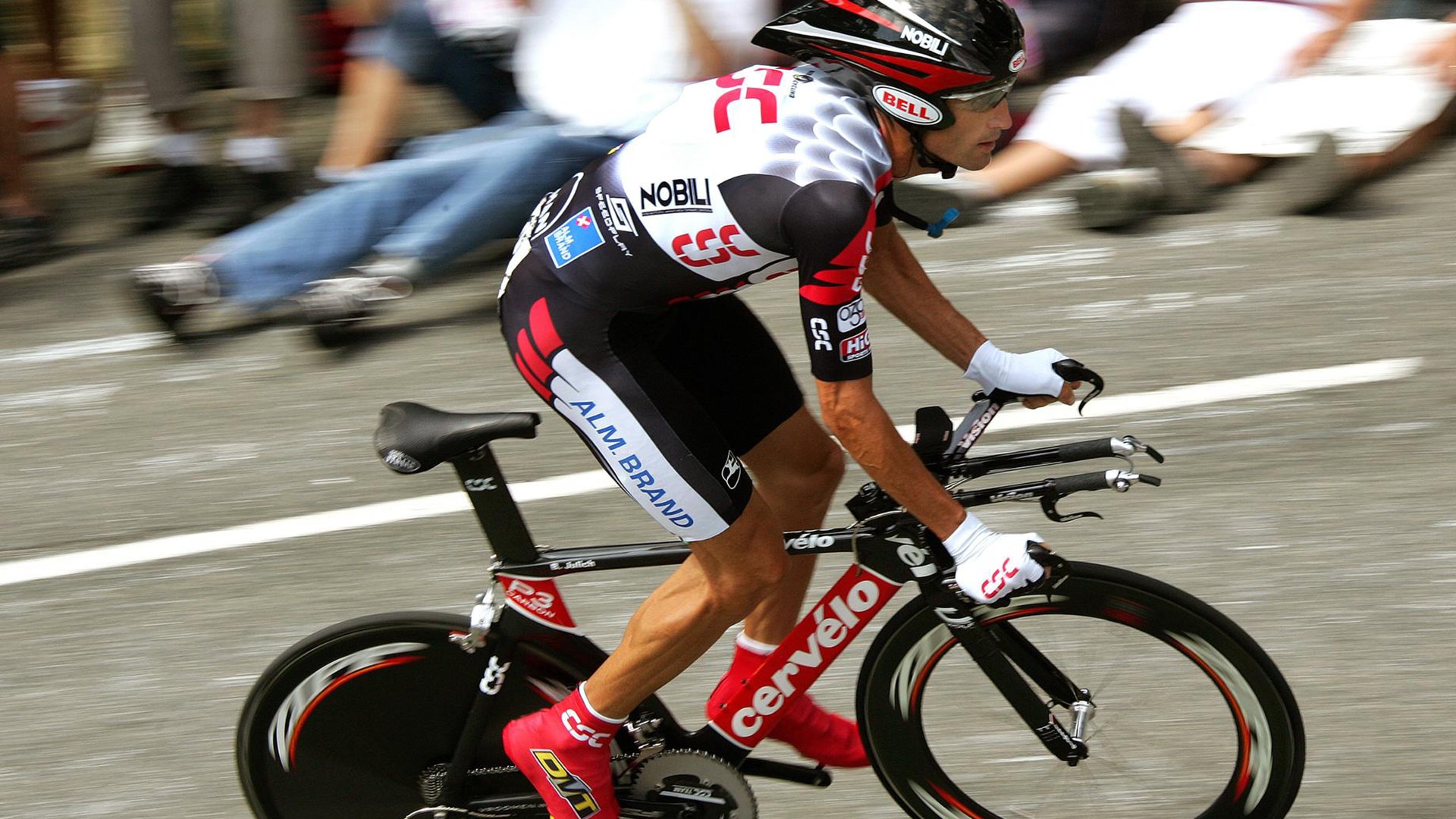 开云官方-世界青年自行车挑战赛吸引众多青少年参与，青年自行车比赛